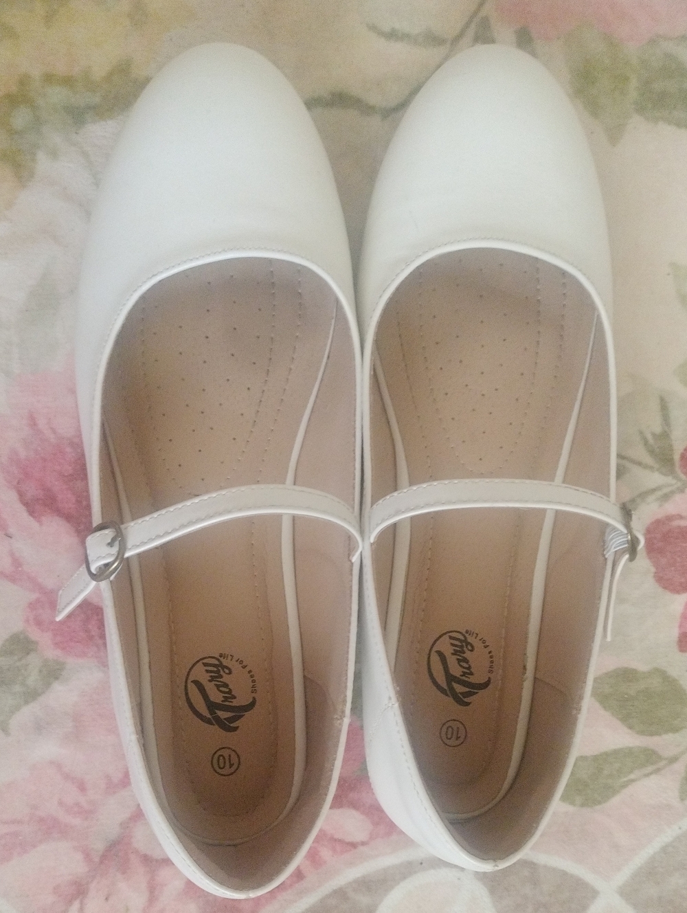 Trary White Flats with Buckle Strap